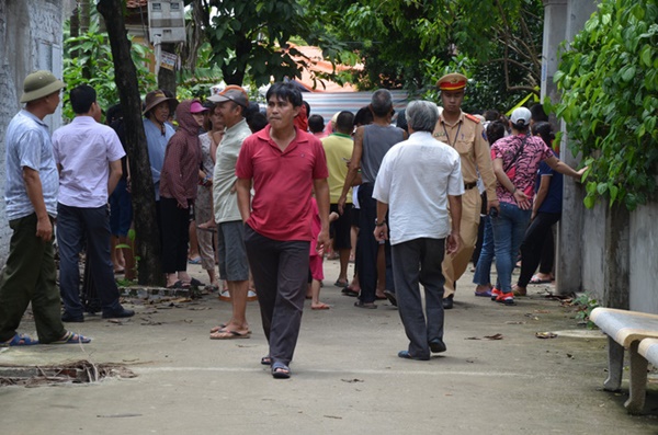 Vụ chém gia đình em ruột ở Hà Nội: Gây án xong, Đông đứng ở hiện trường-3