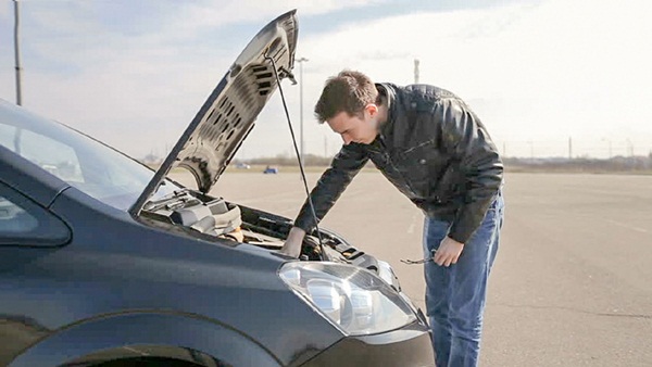 Cách xử lý những sự cố bất ngờ khi lái xe trên đường-1