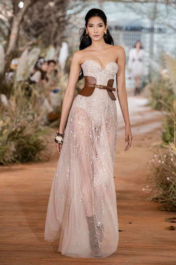 Hoàng Thùy lên đồ như bao nữ nhân mới tân trang vòng 1: không hó hé lời nào nhưng cứ phô hết cả ra-7