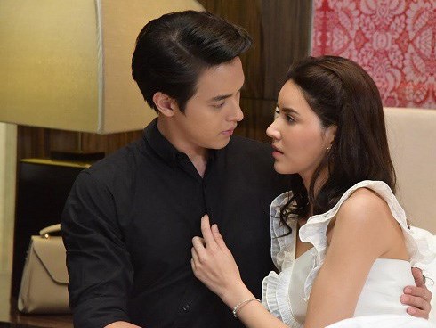 Mới ly hôn được 4 tháng, chồng cũ đã quay về buồn rầu than: 