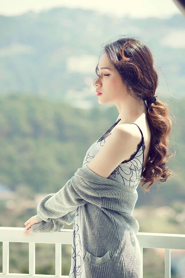 Để ý mới thấy, đến Hương Giang và Đặng Thu Thảo đều chọn cách này để hack dáng-5