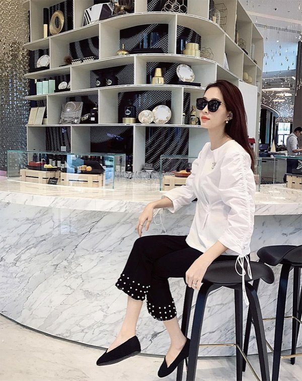 Để ý mới thấy, đến Hương Giang và Đặng Thu Thảo đều chọn cách này để hack dáng-12