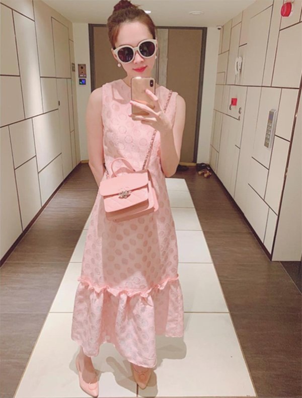 Để ý mới thấy, đến Hương Giang và Đặng Thu Thảo đều chọn cách này để hack dáng-19