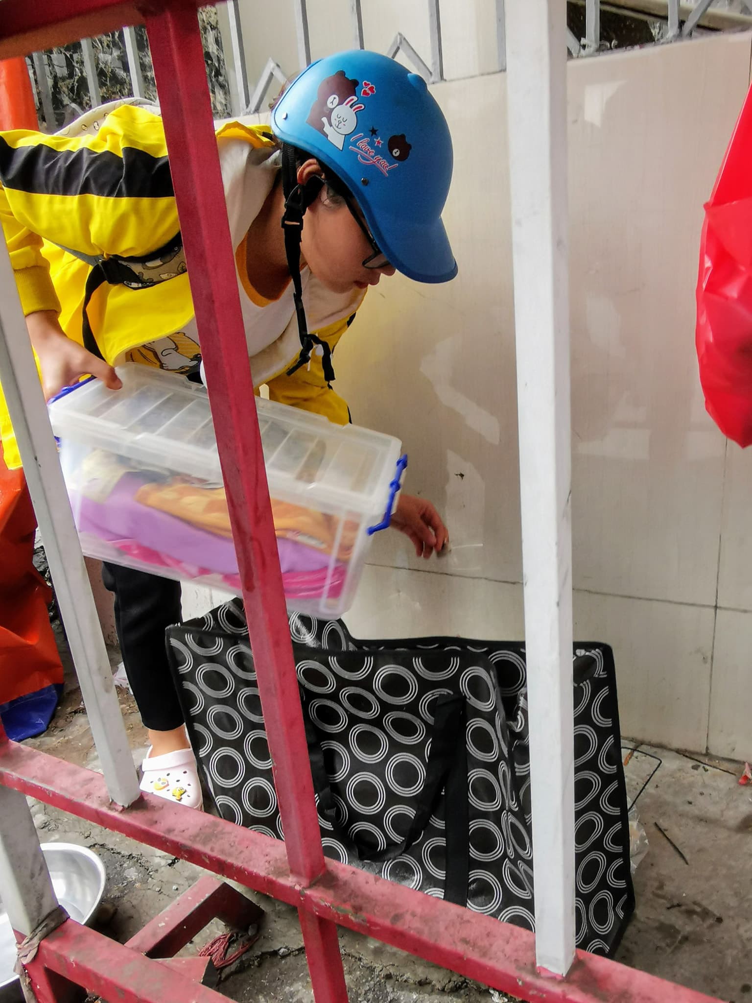 Hà Nội: Phát hiện một xác thai nhi khoảng 5 tháng tuổi trong túi nylon ở bến xe Giáp Bát-4