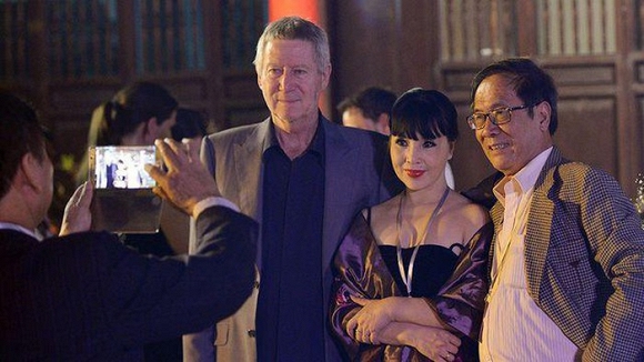 Trước khi dính nghi vấn thẩm mỹ hỏng, Em bé Hà Nội từng sắc nước hương trời và có chuyện tình cổ tích thế này-9