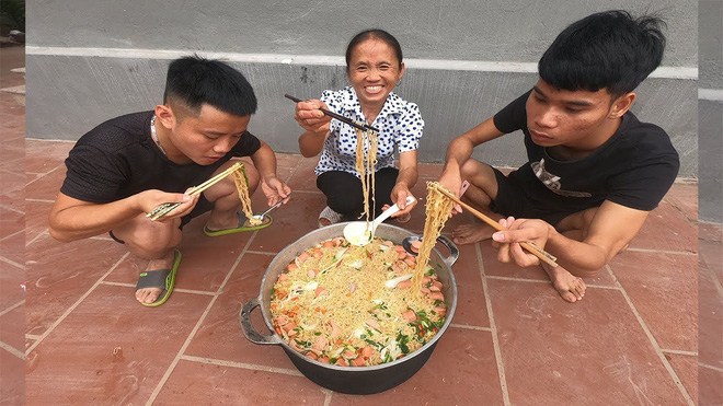 Những món siêu to, khổng lồ đã ngốn hết bao nhiêu tiền của Bà Tân Vlog?-2