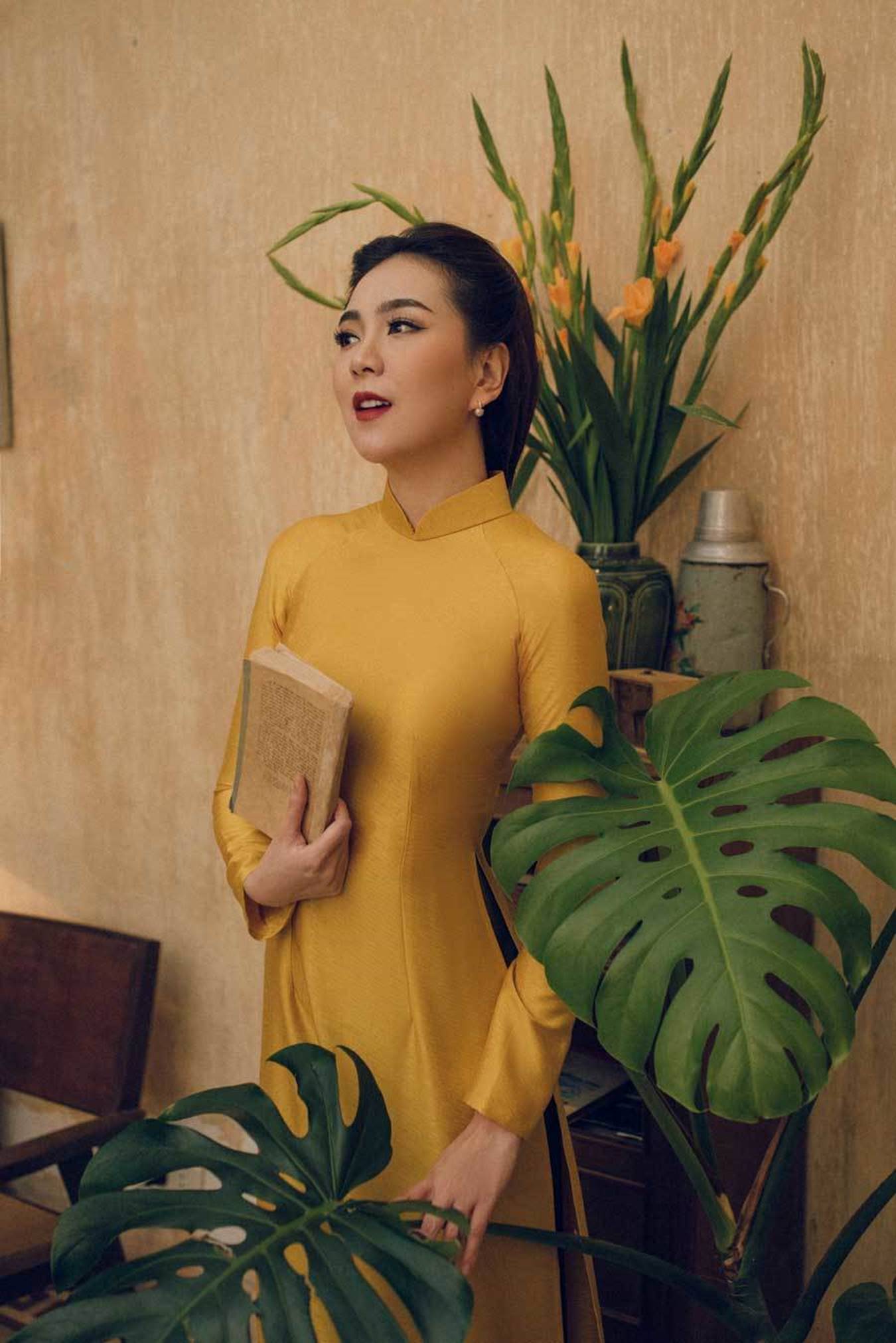 MC Mai Ngọc hóa thiếu nữ Hà Nội xưa mừng Quốc khánh-6