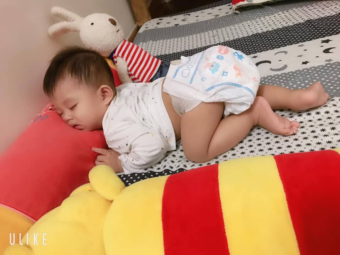 1001 dáng ngủ bá đạo của các bé khiến mẹ chẳng thể làm ngơ mà không ghi lại-5