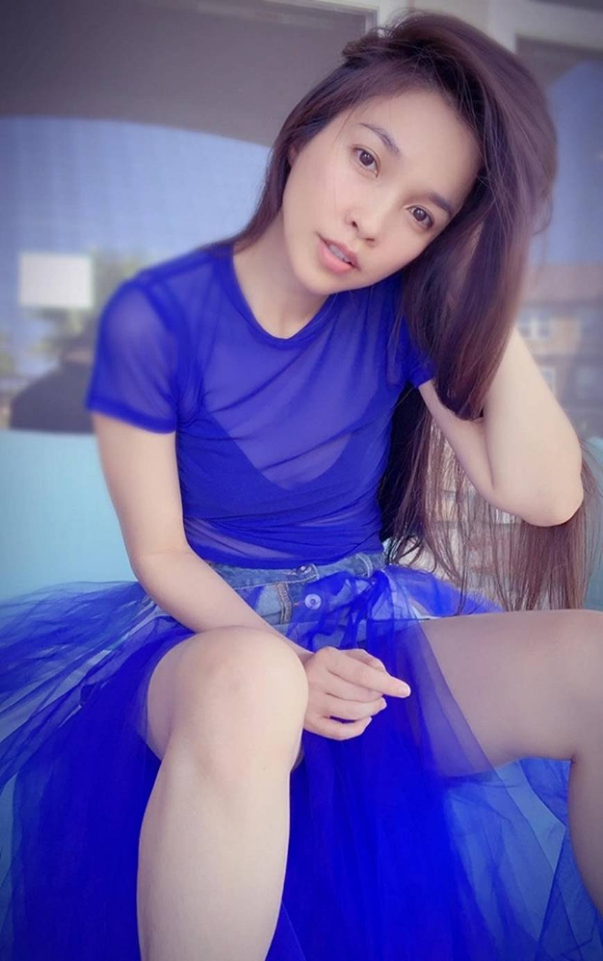 U40 Hiền Thục diện váy xanh điệu đà, khoe đôi chân dài cùng dung mạo trẻ trung hack tuổi-2