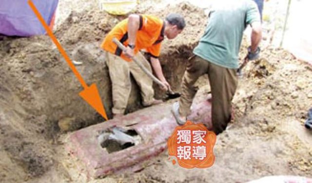 Ba ngày sau khi chôn cất con gái mang thai, bố mẹ sững sờ khi tới thăm mộ-3