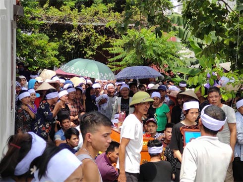 Chủ tịch xã nói về vụ anh trai truy sát nhà em làm 4 người tử vong-1