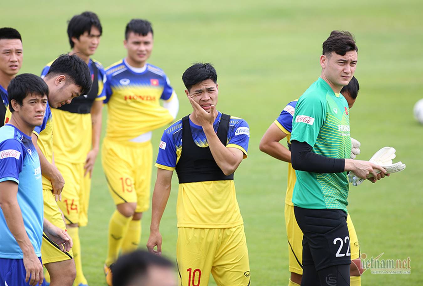 Công Phượng khoe tóc mới, đổi vía đấu Thái Lan-4