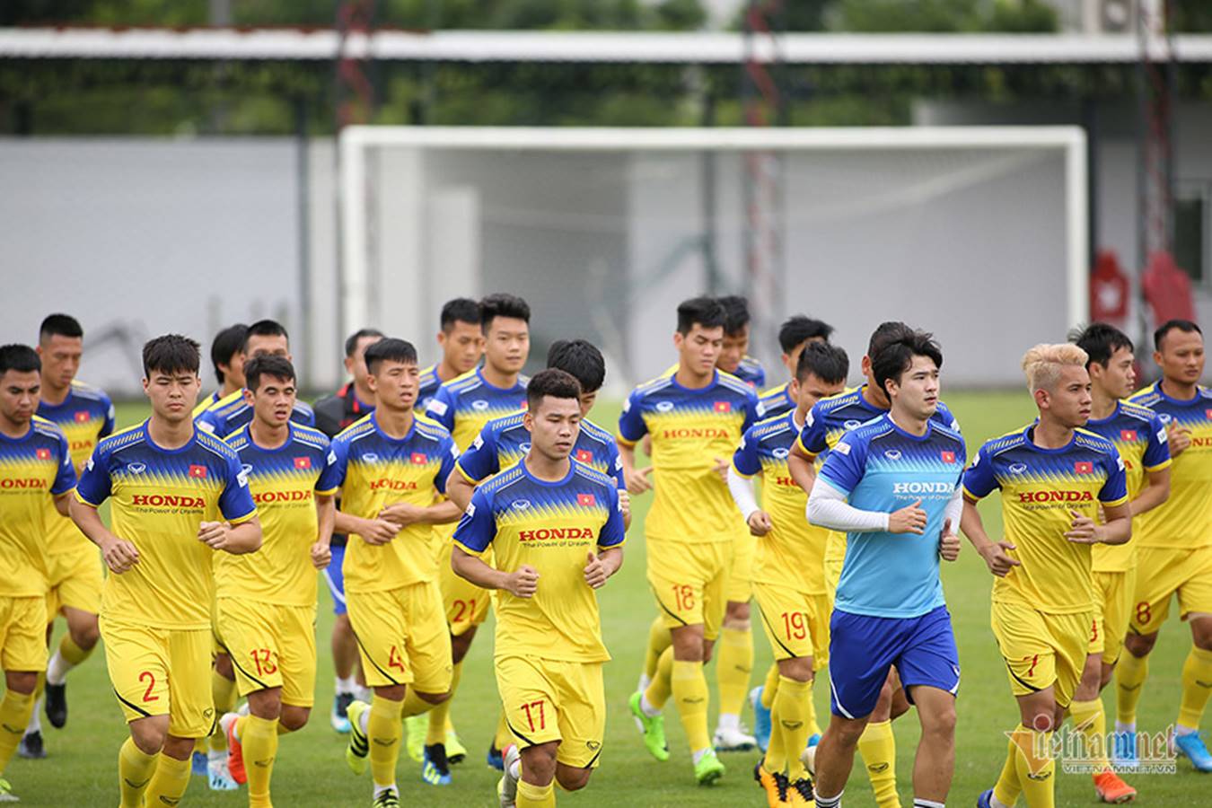 Công Phượng khoe tóc mới, đổi vía đấu Thái Lan-7