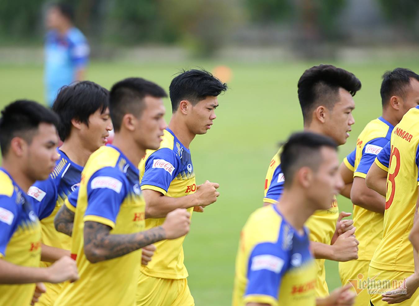 Công Phượng khoe tóc mới, đổi vía đấu Thái Lan-9