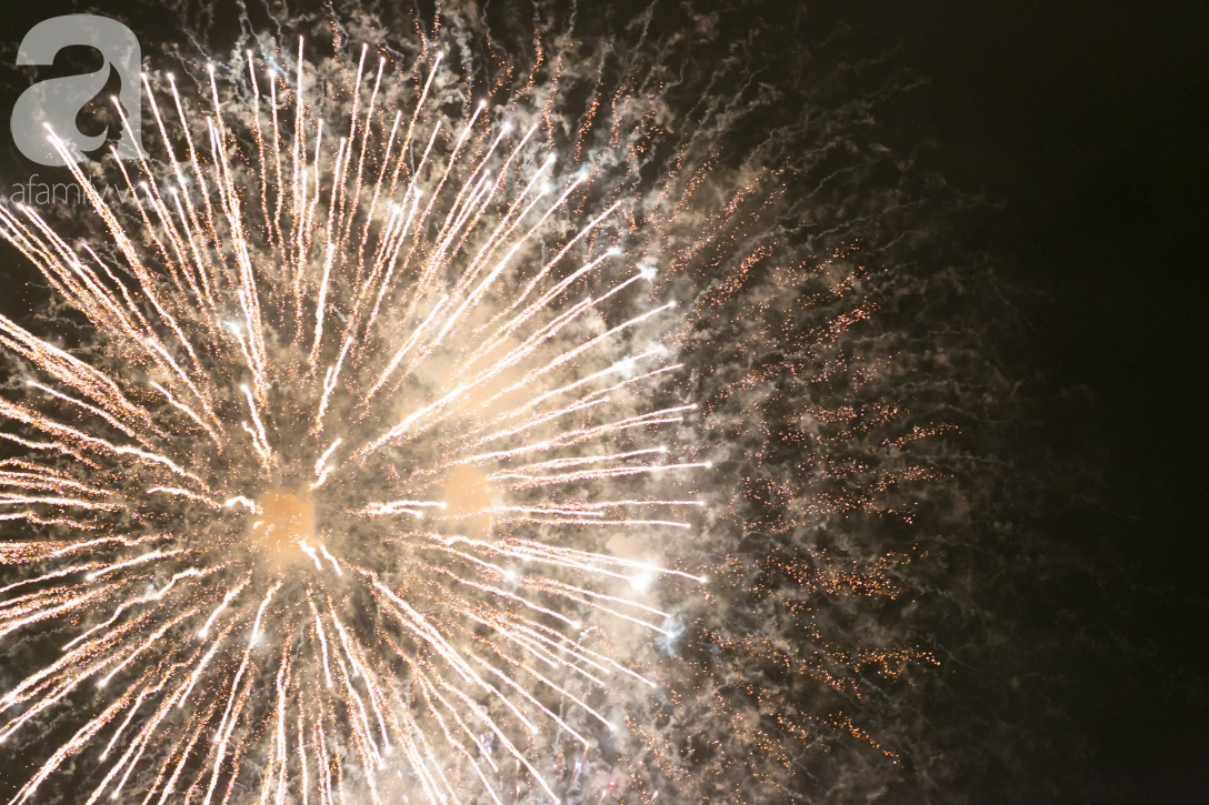 Khoảnh khắc bầu trời Sài Gòn rực sáng trong màn trình diễn pháo hoa tuyệt đẹp mừng lễ Quốc khánh 2/9-11