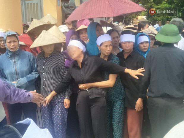 Tình người trong vụ anh ruột thảm sát cả nhà em trai: Người dân chung tay vắt sữa cho bé gái hơn một tháng tuổi đã vĩnh viễn mất mẹ-2