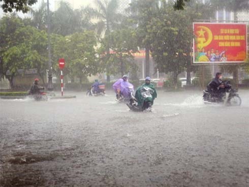 Áp thấp vào đất liền gây mưa lớn rồi lại ngược ra biển, công điện hỏa tốc ứng phó