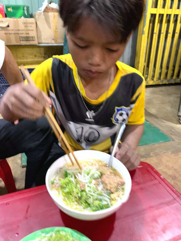 Bé trai 13 tuổi chạy xe máy gần 300km từ Kon Tum sang Đắk Lắk-2