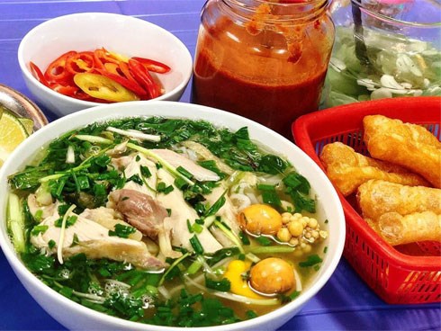 Cô nàng tá hỏa thanh toán 445k cho 4 bát phở gà nổi tiếng Hà thành, dân mạng lại thản nhiên bình luận thế này