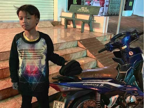 Bé trai 13 tuổi chạy xe máy gần 300km từ Kon Tum sang Đắk Lắk