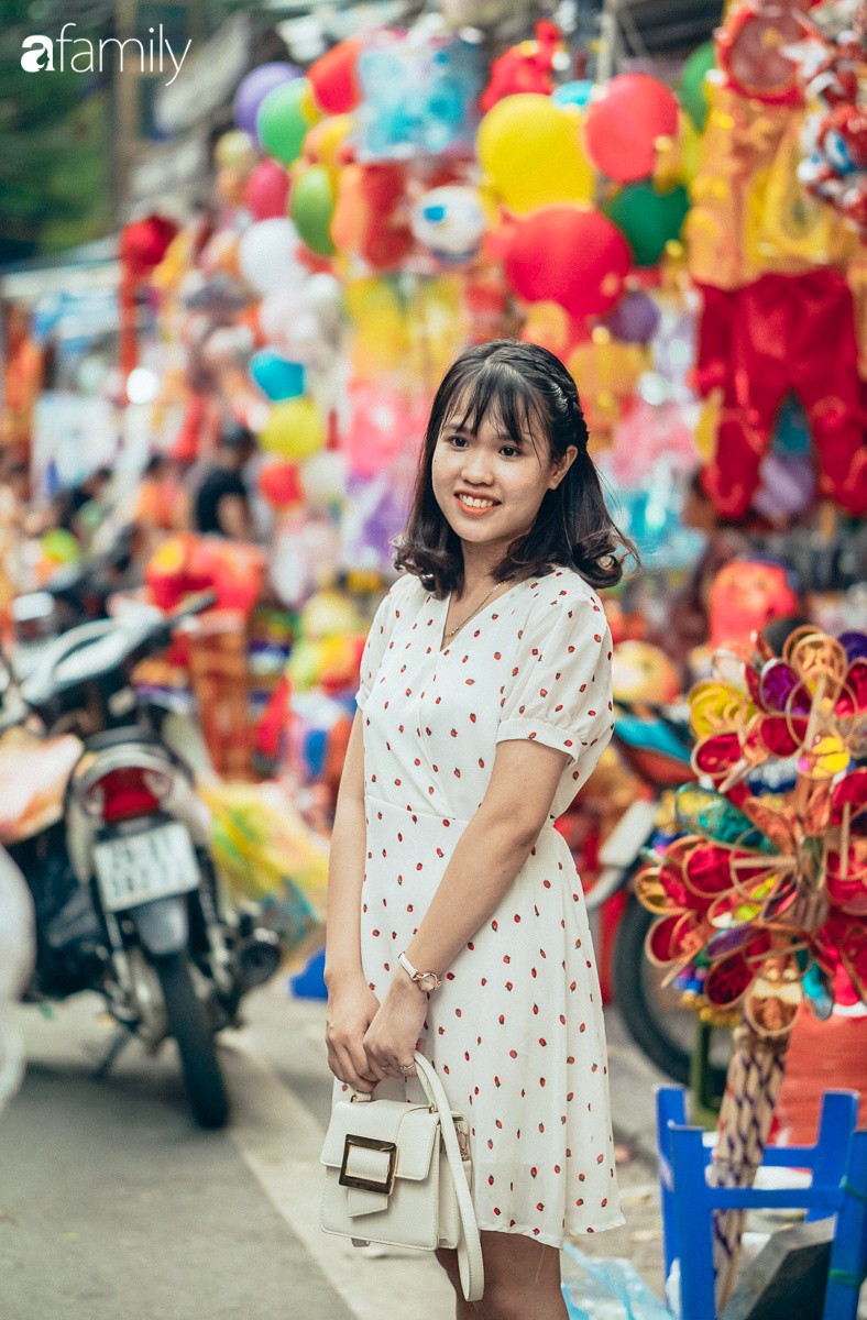 Chùm ảnh: Lên phố Hàng Mã vừa chơi lễ vừa đón Trung thu sớm cùng lũ trẻ, thấy cả bầu trời ký ức ấu thơ ùa về trong gió se-21