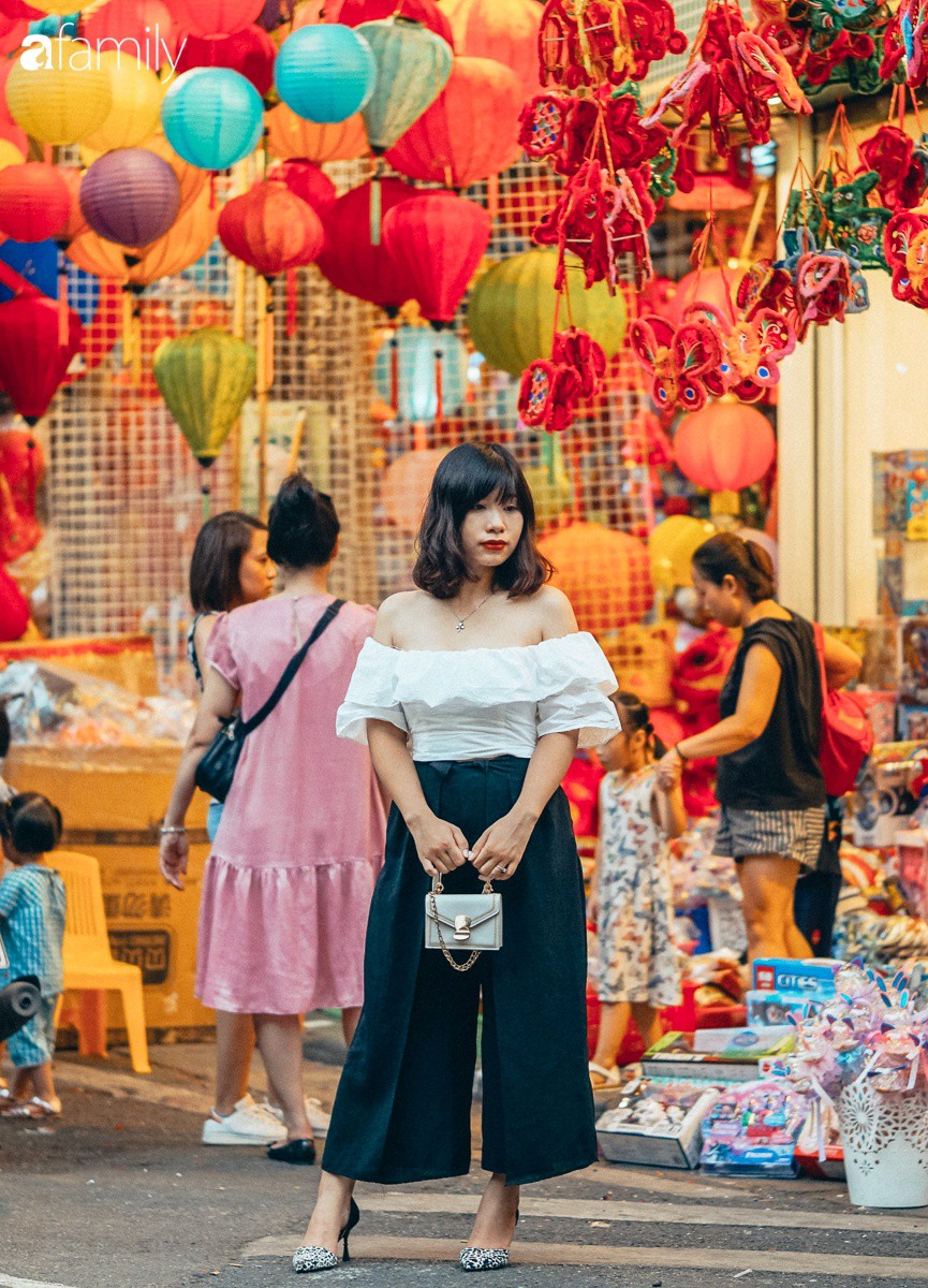 Chùm ảnh: Lên phố Hàng Mã vừa chơi lễ vừa đón Trung thu sớm cùng lũ trẻ, thấy cả bầu trời ký ức ấu thơ ùa về trong gió se-22