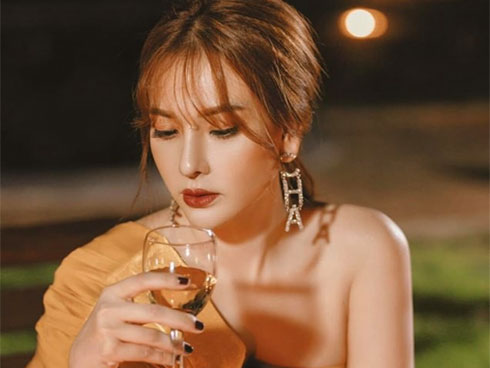 Đăng ảnh 2 mẹ con nhưng làm hành động này với chồng trẻ, liệu hôn nhân Thu Thủy có đang trục trặc?-3