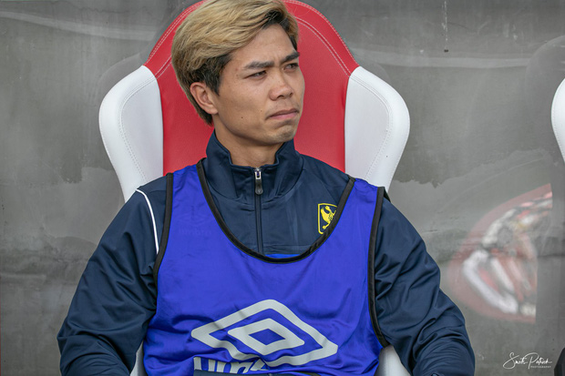 Cùng sang châu Âu, tại sao Văn Hậu được kỳ vọng và gây bão lớn hơn Công Phượng?-4