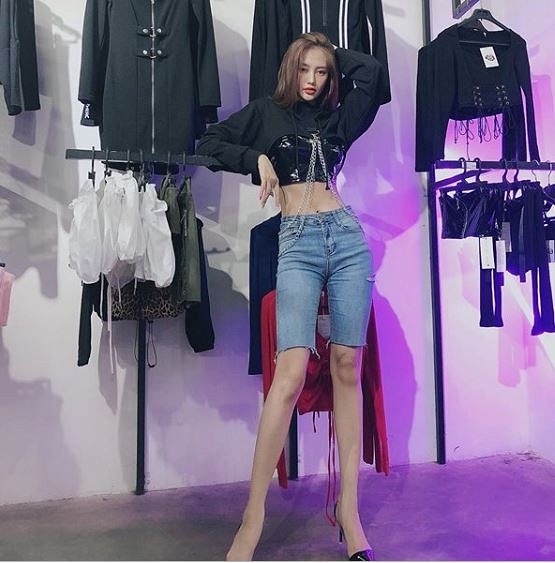 Linh Chi gây bất ngờ với thân hình trơ xương đáng báo động-4