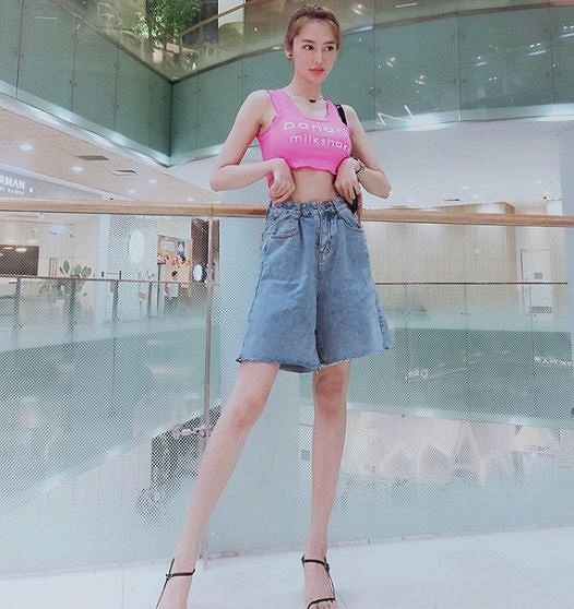 Linh Chi gây bất ngờ với thân hình trơ xương đáng báo động-9