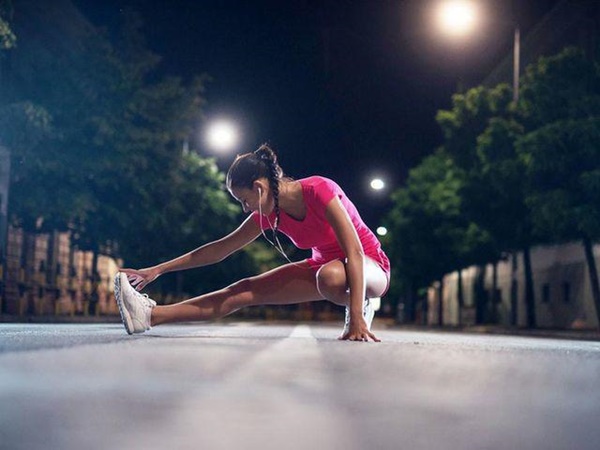 7 thói quen sau 9 giờ tối sẽ tàn phá từ dạ dày tới não bộ nhiều người vẫn làm-6