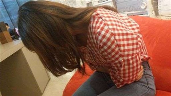 Người mẹ bị xuất huyết buồng trứng nghiêm trọng phải cắt bỏ, hối hận vì để con trai nghịch ngợm-1