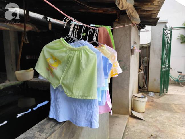 Vụ thảm sát cả nhà em trai ở Hà Nội: Xót xa bé gái 45 ngày mất mẹ, bố gà trống xin từng giọt sữa để nuôi con-7