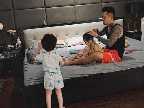 Hình ảnh “đốn tim” giữa Tuấn Hưng và con gái lại nhận được lời khen có cánh