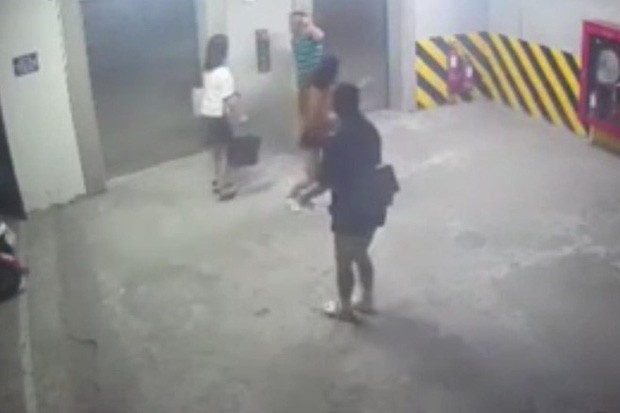 Đại diện ban quản trị tòa Mipec Long Biên: Theo cô gái, gã biến thái nồng nặc mùi rượu tiến đến sờ vào đùi, bụng và vùng kín của cô-2