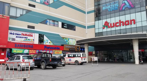 Đại diện ban quản trị tòa Mipec Long Biên: Theo cô gái, gã biến thái nồng nặc mùi rượu tiến đến sờ vào đùi, bụng và vùng kín của cô-3