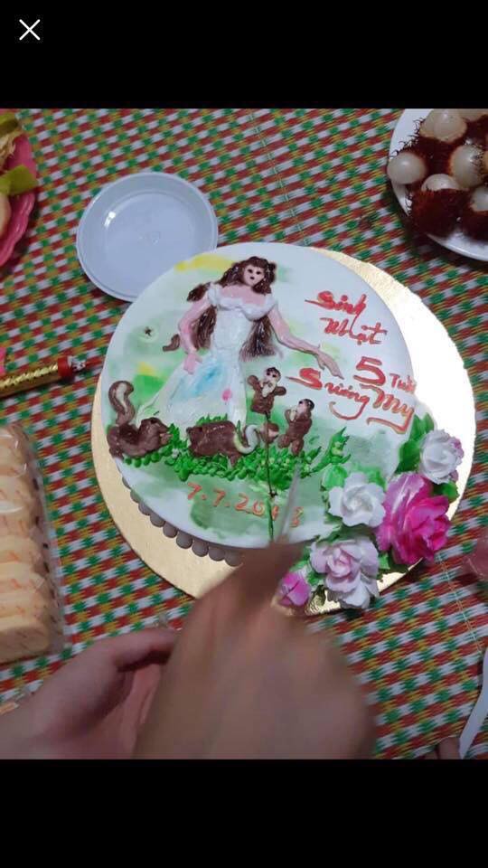 Đặt bánh sinh nhật hình công chúa kiêu sa, nhưng thành phẩm nhận về lại khiến khổ chủ không biết cười hay mếu-4