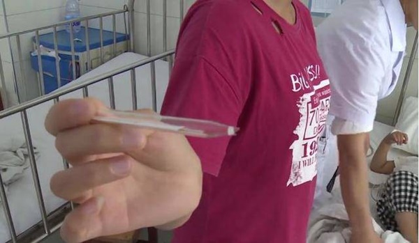 Bé 2 tuổi cắn vỡ nhiệt kế, nuốt phải thủy ngân: Hành động cấp cứu đơn giản của bác sĩ mà ai cũng nên ghi nhớ học theo-4