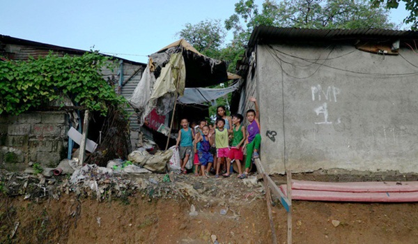 Bữa tiệc thịnh soạn” của dân xóm ổ chuột: Những miếng thịt thừa từ bãi rác thành bữa ăn có thịt cho người nghèo-7