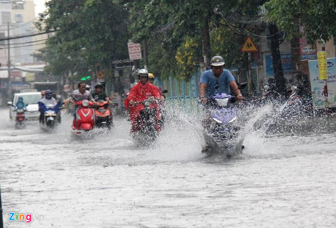 Vì sao sáng nay Sài Gòn mưa rào, se lạnh?-1