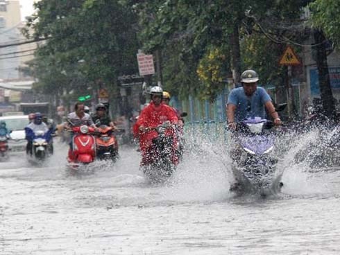 Vì sao sáng nay Sài Gòn mưa rào, se lạnh?