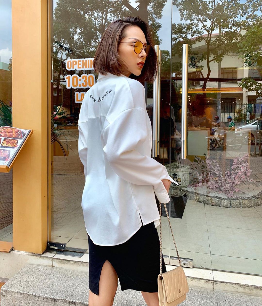 Nàng công sở không bao giờ lo mặc xấu, nếu biết 12 công thức diện áo sơ mi trắng tuyệt xinh từ các mỹ nhân Việt-12