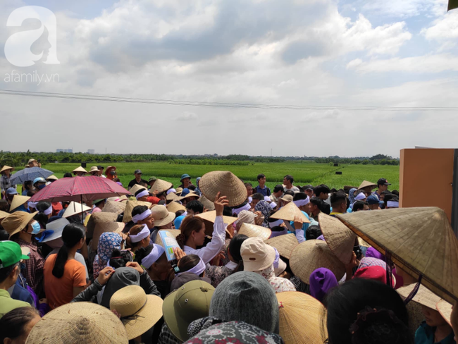 Trước khi định tự tử, thủ phạm sát hại cả nhà em trai tại Đan Phượng để lại dòng chữ trên tường Người tôi có điện đừng ai đụng vào không lại chết oan-4