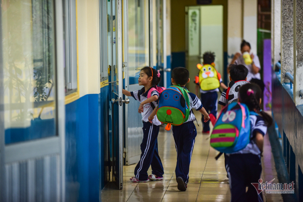 5 bé sinh 5 đầu tiên của VN háo hức vào lớp 1-11