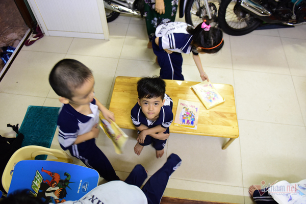 5 bé sinh 5 đầu tiên của VN háo hức vào lớp 1-14