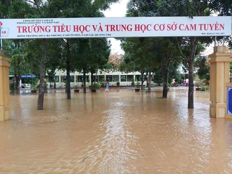 Hàng chục trường ở miền Trung hoãn khai giảng do mưa lũ-3
