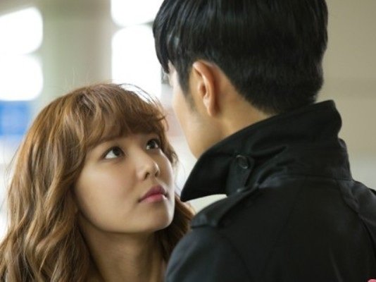 Tỉnh dậy ở khách sạn sau đêm giận dỗi vợ, tôi tá hỏa khi nhìn sang bên kia giường-1