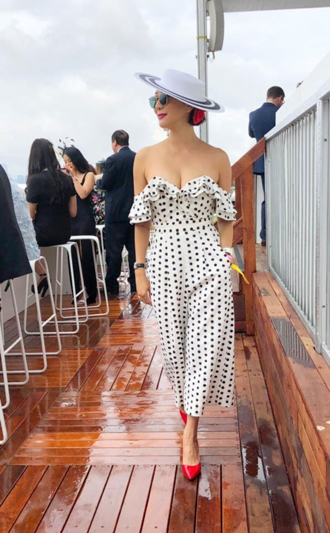 Mấy ai U60 vẫn nuột nà hoàn hảo từ chân tới tóc như MC hải ngoại Kỳ Duyên-4