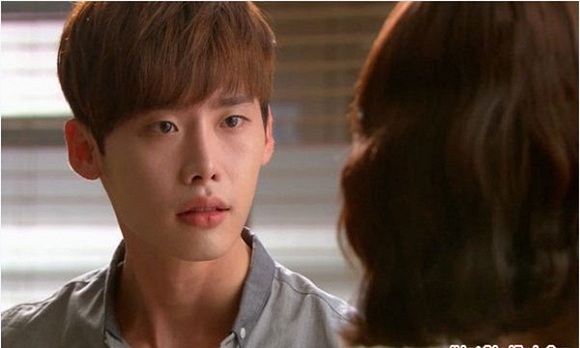 Trước giờ vẫn coi thường vợ ít học, cho đến khi thấy tập giấy trong túi cô ấy thì tôi tái mặt chỉ muốn có kẽ nẻ mà chui xuống đất-1