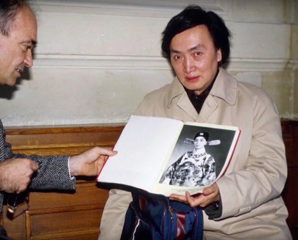 Cuộc tình lạ lùng của nam gián điệp giả gái đánh lừa người yêu suốt 20 năm và sinh cả con, nam chính biết sự thật lập tức muốn tự tử-5